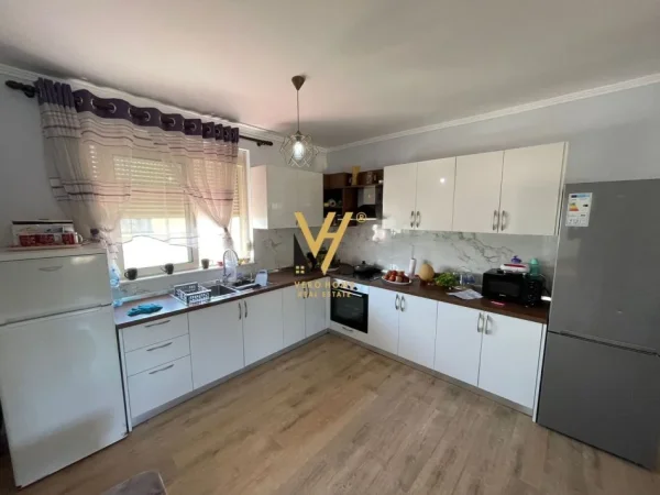 Tirane, shitet apartament 3+1+Ballkon Kati 6, 175 m² 270.000 € (LIQENI I THATE)