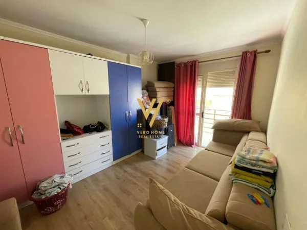 Tirane, shitet apartament 3+1+Ballkon Kati 6, 175 m² 270.000 € (LIQENI I THATE)