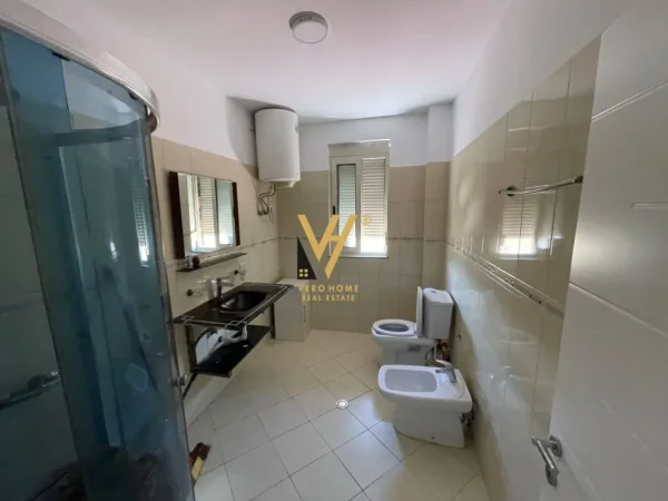 Tirane, shitet apartament 3+1+Ballkon Kati 6, 175 m² 270.000 € (LIQENI I THATE)