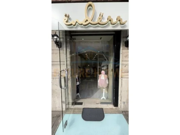 Tirane, jepet me qera ambjent biznesi Kati 0, 38 m² 1.300 € (SHALLVARET)