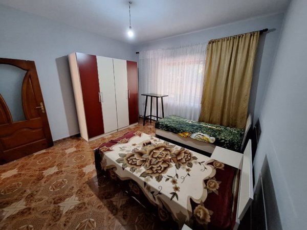 Tirane, jepet me qera apartament 2+1 Kati 1, 120 m² 500 € (Laprake)