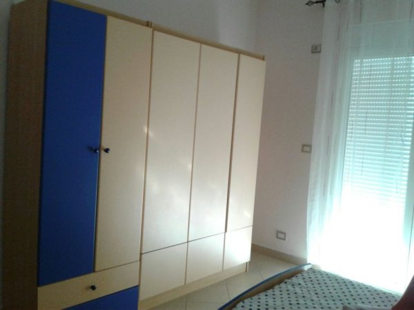 Tirane, jap me qera apartament 2+1+Ballkon Kati 2, 120 m² 350 € (SAUKU I VJETER)