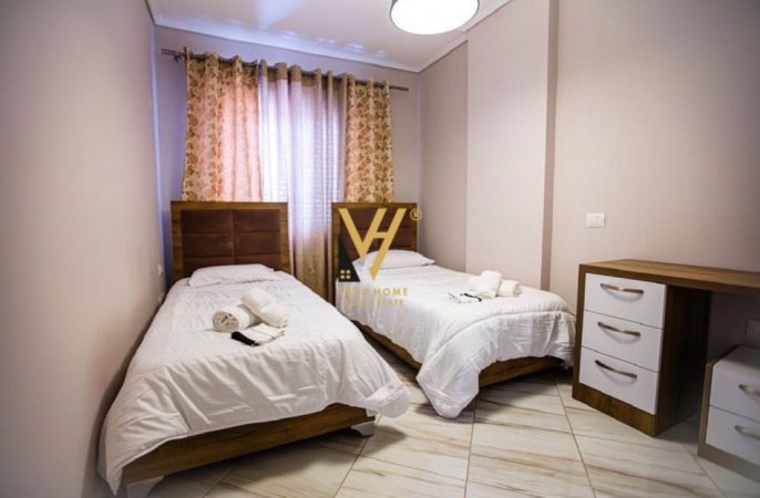 Tirane, jepet me qera apartament 2+1+Ballkon Kati 4, 110 m² 700 € (RRUGA MYSLYM SHYRI)