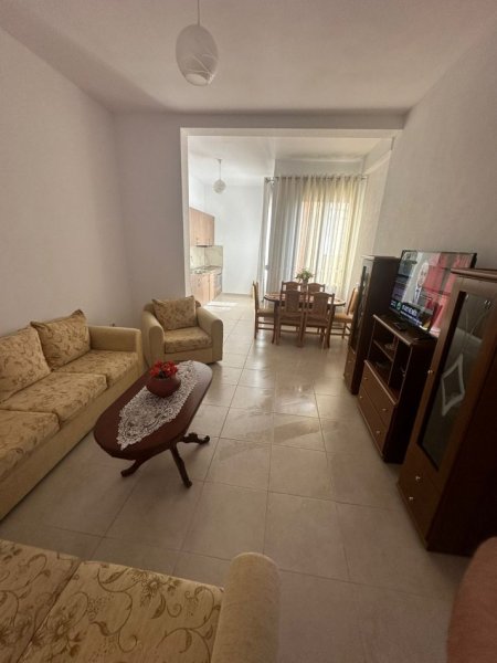Tirane, jepet me qera Vile 1+1+Ballkon Kati 3, 70 m² 350 € (allias)