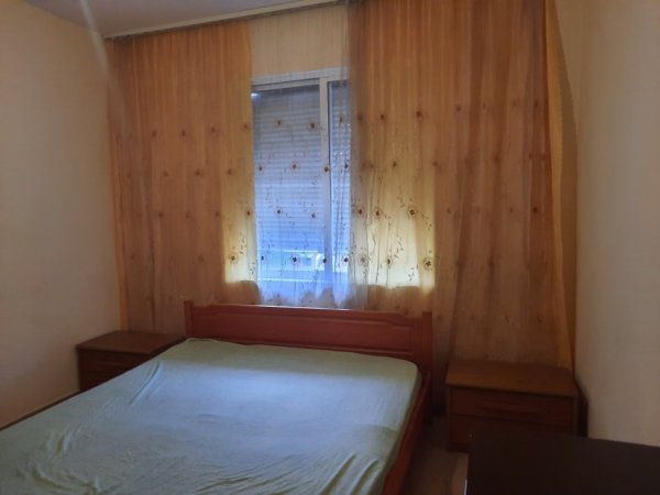 Tirane, jepet me qera apartament 2+1+Ballkon Kati 4, 70 m² 350 € (Rrugen e Dibres)