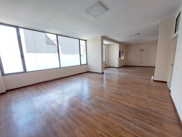 Durres, jepet me qera ambjent biznesi Kati 1, 170 m² 750 € (rr Mujo Ulqinaku, Durres)