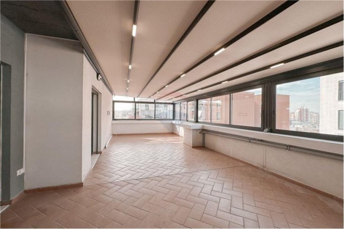 Tirane, jepet me qera apartament 3+1+Ballkon Kati 6, 130 m² 1.001 € (Nexho konomi)