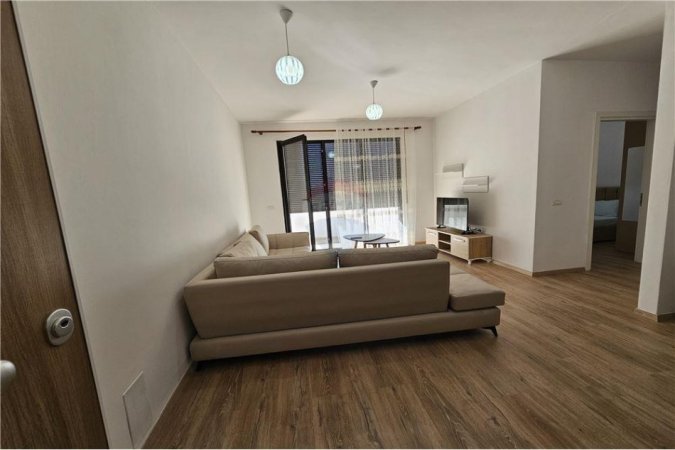 Tirane, jepet me qera apartament 2+1+Ballkon Kati 4, 108 m² 600 € (Don bosko)