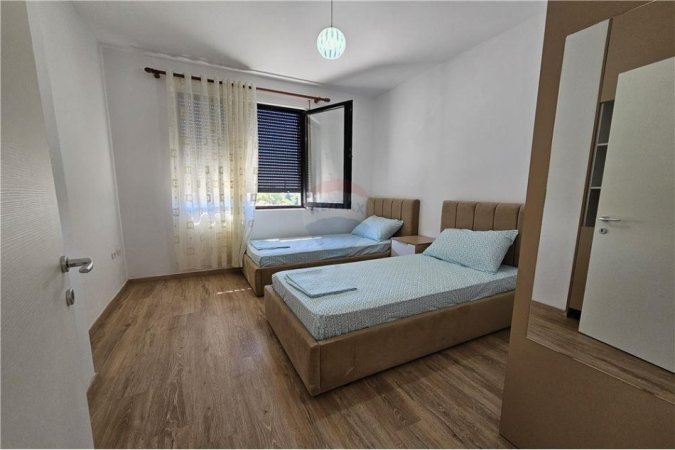 Tirane, jepet me qera apartament 2+1+Ballkon Kati 4, 108 m² 600 € (Don bosko)