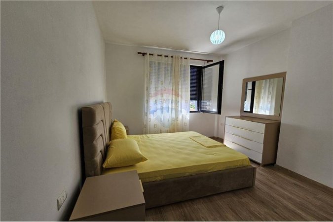 Tirane, jepet me qera apartament 2+1+Ballkon Kati 4, 108 m² 600 € (Don bosko)