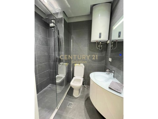 Tirane, jepet me qera 2+1+Aneks+Ballkon Kati 4, 113 m² 800 € (KOMUNA E PARISIT)