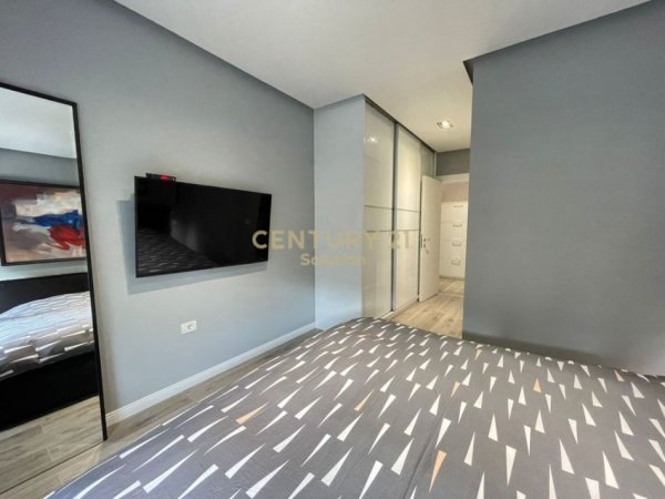 Tirane, jepet me qera 2+1+Aneks+Ballkon Kati 4, 113 m² 800 € (KOMUNA E PARISIT)