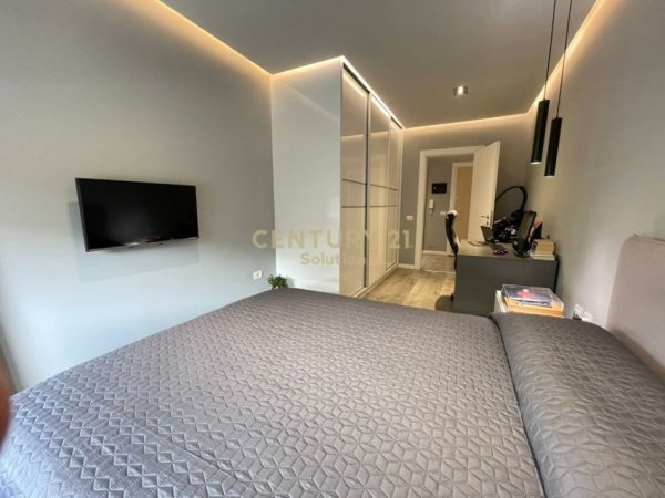 Tirane, jepet me qera 2+1+Aneks+Ballkon Kati 4, 113 m² 800 € (KOMUNA E PARISIT)