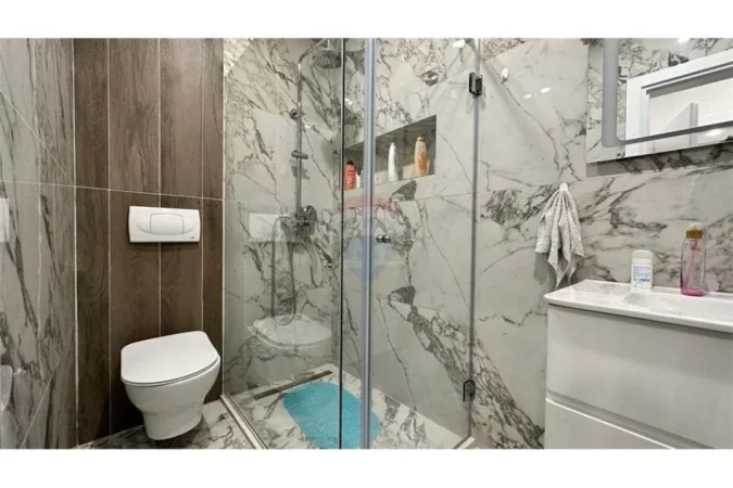 Tirane, jepet me qera apartament 2+1+Ballkon Kati 4, 100 m² 600 € (Frosina plaku)