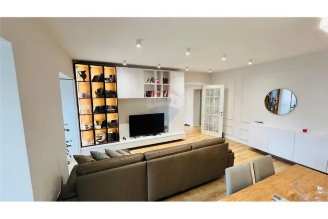 Shqiperi, jepet me qera apartament 2+1+Ballkon Kati 4, 114 m² 1.001 € (Qender)