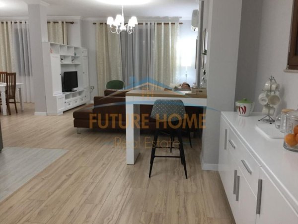 Tirane, jepet me qera apartament 2+1 Kati 3, 140 m² 900 € (Rruga e Elbasanit)