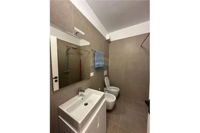 Shqiperi, jepet me qera apartament 2+1+Ballkon Kati 3, 114 m² 1.000 € (Te Selvia)