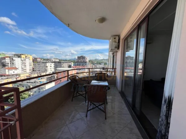 Tirane, jepet me qera apartament 2+1 Kati 8, 160 m² 800 € (Blloku)