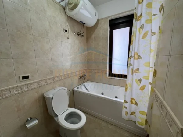 Tirane, jepet me qera apartament 2+1 Kati 8, 160 m² 800 € (Blloku)