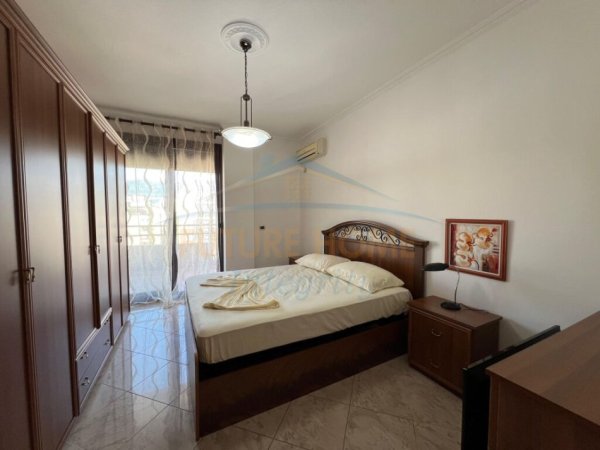 Tirane, jepet me qera apartament 2+1 Kati 8, 160 m² 800 € (Blloku)