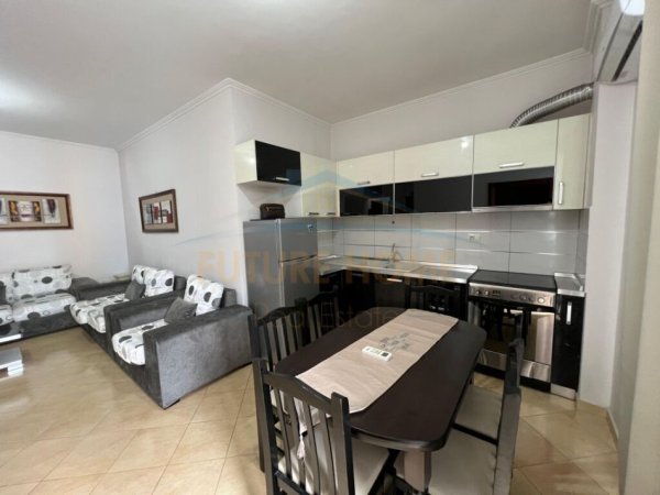 Tirane, jepet me qera apartament 1+1 Kati 5, 64 m² 350 € (Unaza e Re)
