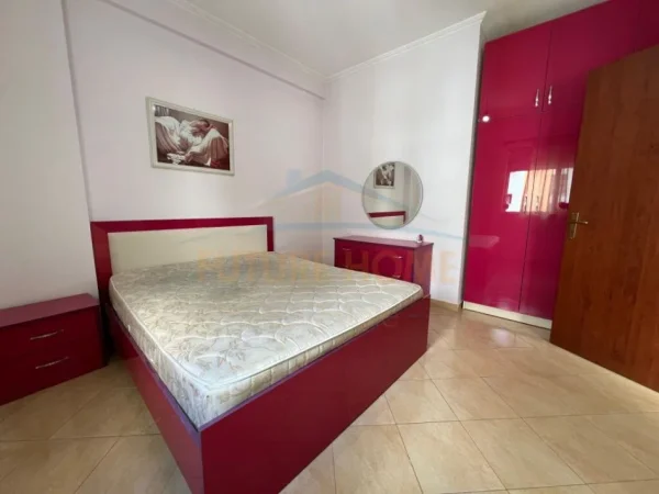 Tirane, jepet me qera apartament 1+1 Kati 5, 64 m² 350 € (Unaza e Re)