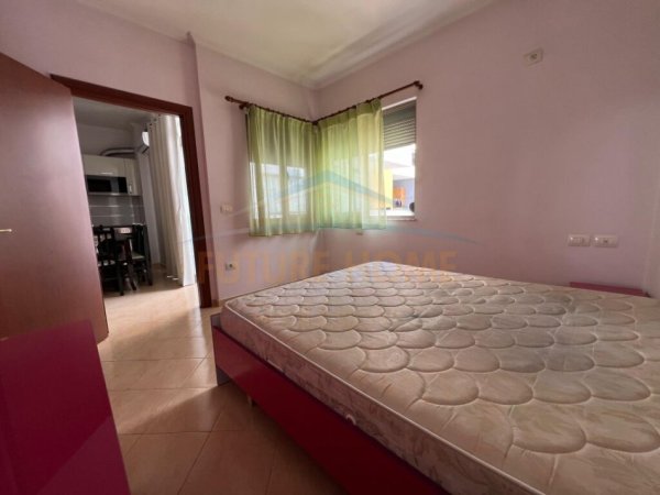 Tirane, jepet me qera apartament 1+1 Kati 5, 64 m² 350 € (Unaza e Re)