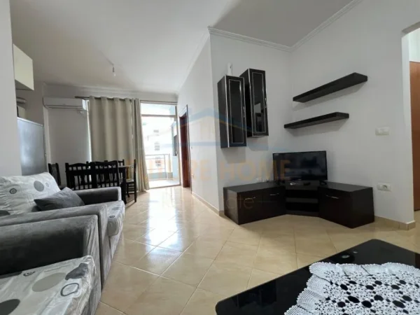 Tirane, jepet me qera apartament 1+1 Kati 5, 64 m² 350 € (Unaza e Re)