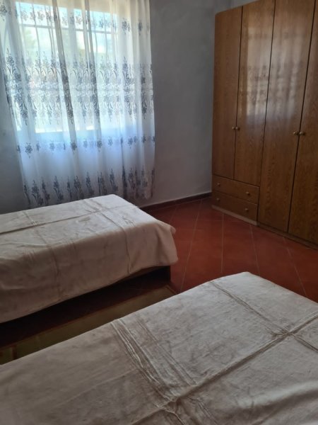 Tirane, jap me qera apartament 1+1 Kati 1, 70 m² 300 € (JORDAN MISJA)