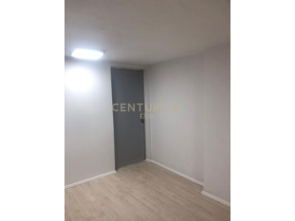 Tirane, jepet me qera zyre Kati 0, 28 m² 220 € (myslym shyri)