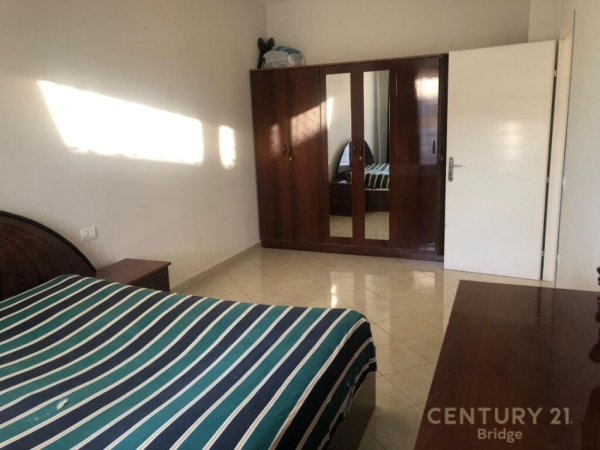 Tirane, jepet me qera apartament 2+1 Kati 2, 75 m² 400 € (fresku)