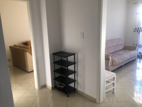 Tirane, jepet me qera apartament 2+1 Kati 2, 75 m² 400 € (fresku)