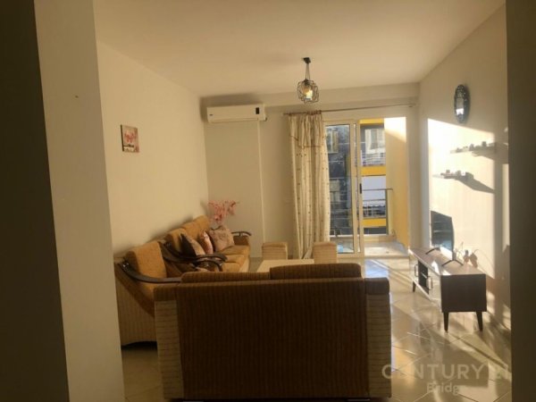 Tirane, jepet me qera apartament 2+1 Kati 2, 75 m² 400 € (fresku)