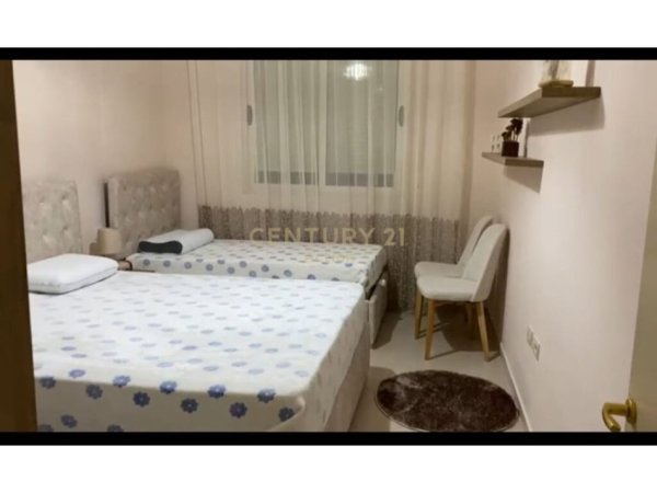 Tirane, jepet me qera apartament 1+1 Kati 2, 63 m² 400 € (fresku)