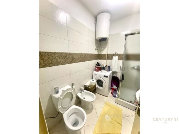 Tirane, jepet me qera apartament 2+1 Kati 4, 80 m² 450 € (gjimnazi partizani)