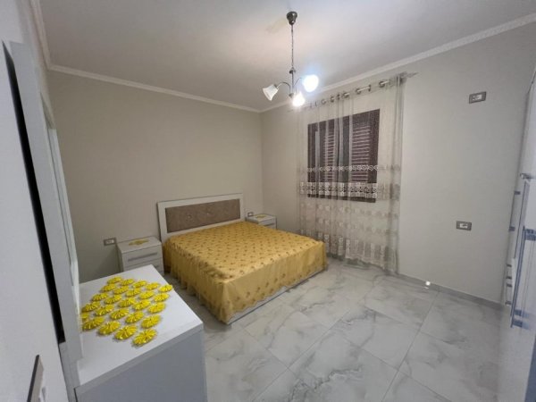 Tirane, jap me qera apartament 2+1+Ballkon Kati 3, 130 m² 400 € (5 maji)