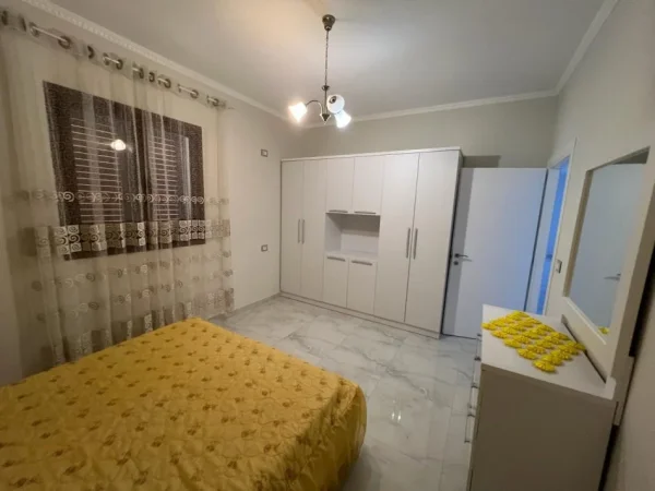 Tirane, jap me qera apartament 2+1+Ballkon Kati 3, 130 m² 400 € (5 maji)