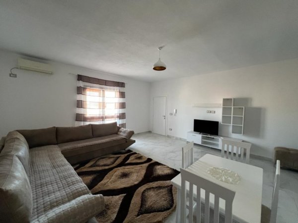 Tirane, jap me qera apartament 2+1+Ballkon Kati 3, 130 m² 400 € (5 maji)