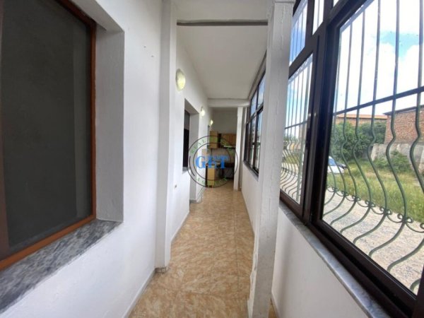 Durres, shitet apartament 3+1+Ballkon Kati 0, 144 m² 125.000 € (Shkozet)