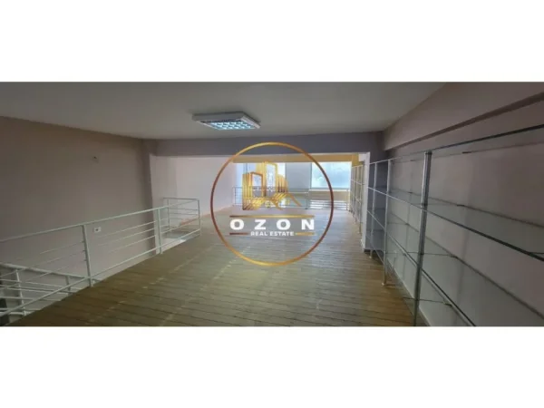 Ambient Biznesi Duplex me Qira pranë Rrugës së Elbasanit!