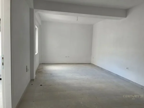 Tirane, shes apartament 1+1+Ballkon Kati 3, 61 m² 97.000 € (Kodra e Diellit 1)