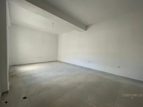 Tirane, shes apartament 1+1+Ballkon Kati 3, 61 m² 97.000 € (Kodra e Diellit 1)