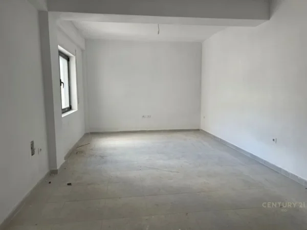 Tirane, shes apartament 1+1+Ballkon Kati 3, 61 m² 97.000 € (Kodra e Diellit 1)