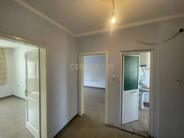 Tirane, shitet apartament 1+1 Kati 5, 52 m² 66.000 € (Tregu elektrik)