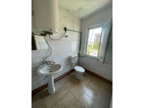 Tirane, shitet apartament 1+1 Kati 5, 52 m² 66.000 € (Tregu elektrik)