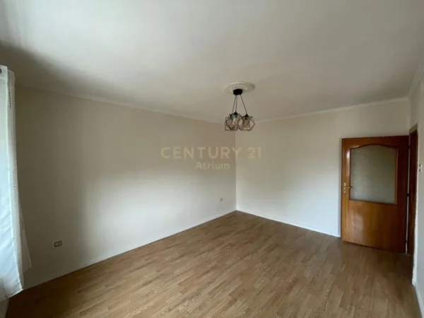 Tirane, shitet apartament 1+1+Ballkon Kati 3, 63 m² 95.000 € (Perballe Delijorgjit)