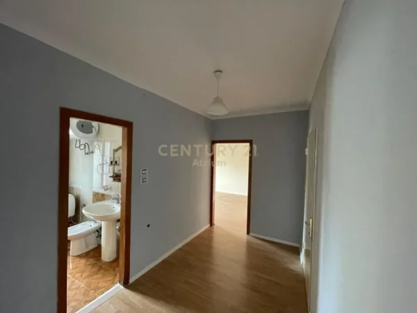 Tirane, shitet apartament 1+1+Ballkon Kati 3, 63 m² 95.000 € (Perballe Delijorgjit)