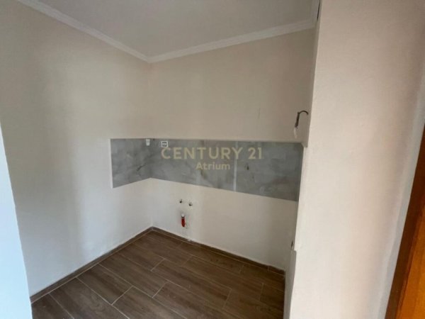Tirane, shitet apartament 1+1+Ballkon Kati 3, 63 m² 95.000 € (Perballe Delijorgjit)