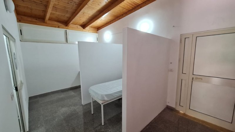 Tirane, jepet me qera ambjent biznesi Kati 0, 70 m² 500 € 