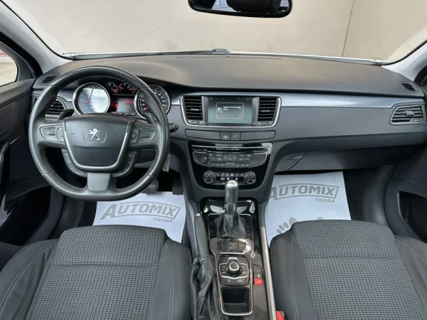 Tirane, shes makine peugeot 508 Nafte, e bardhë automatik Klima 215.000 km 7.900 €
